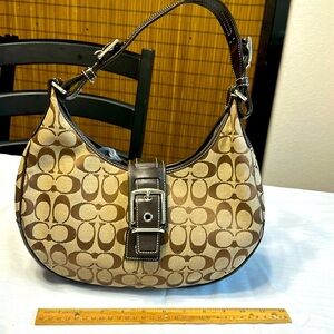 Coach Hobo Signature Buckle Hobo